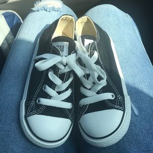 New converse toddler shoes size 9
